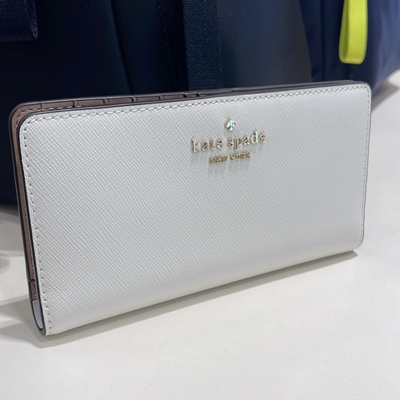 Kate Spade Madison Large Slim Bifold Wallet
Meringue 
NWT - Picture 3 of 16